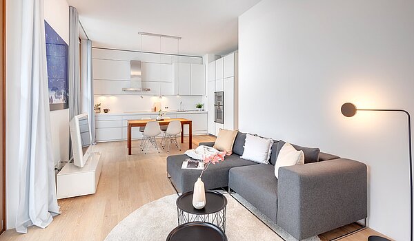 レイズド・グラウンドフロアー（一階が地表よりも高い） 部屋数 3 部屋 | München-Sendling | 2009ML8