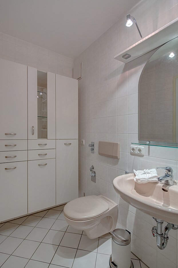 フラット 部屋数 2 部屋 | München-Ramersdorf | 2207ML11 | Helles Bad...