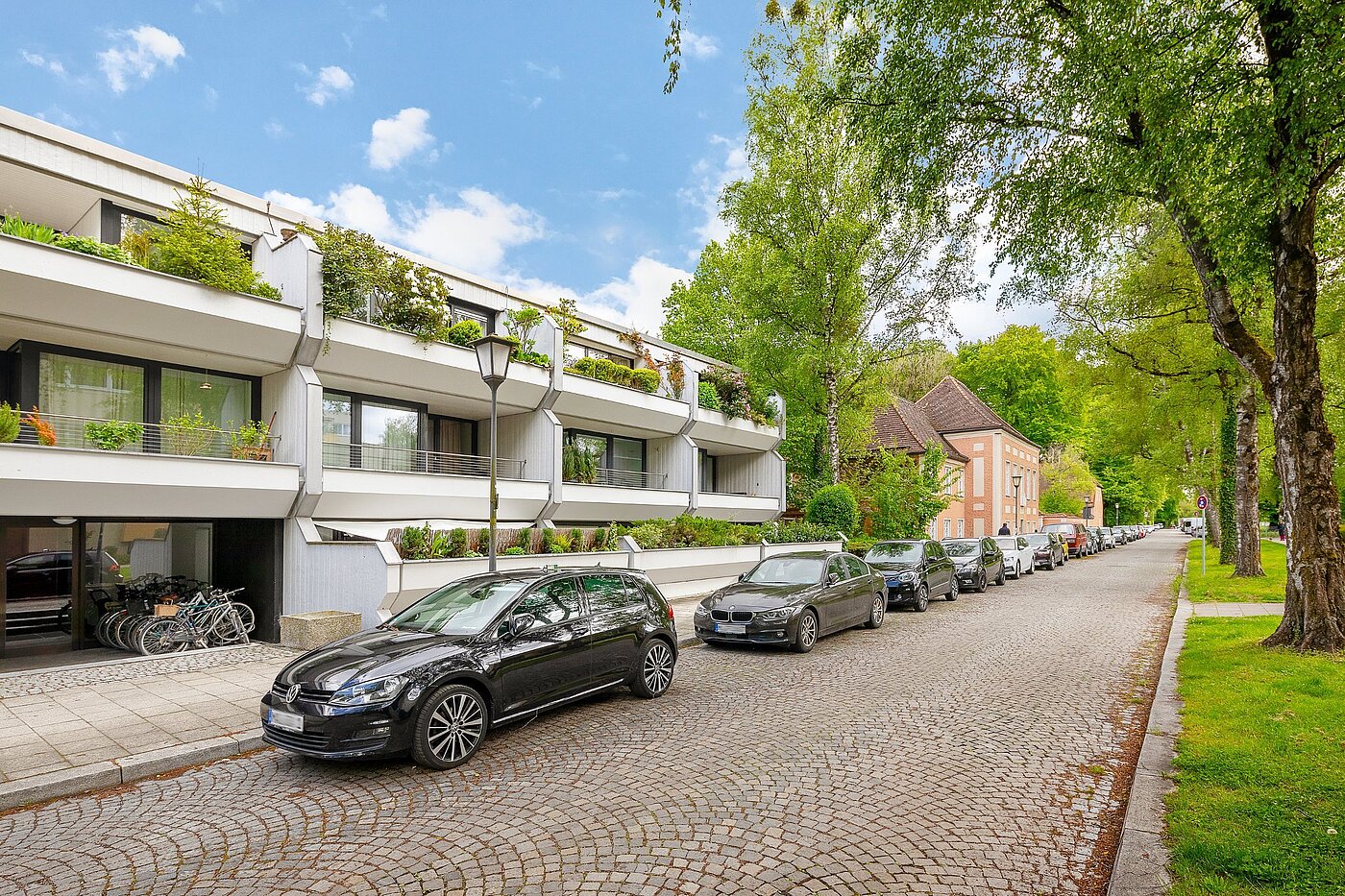レイズド・グラウンドフロアー（一階が地表よりも高い） 部屋数 3 部屋 | München-Untergiesing | 2011ML5 | Ruhige Anliegerstraße