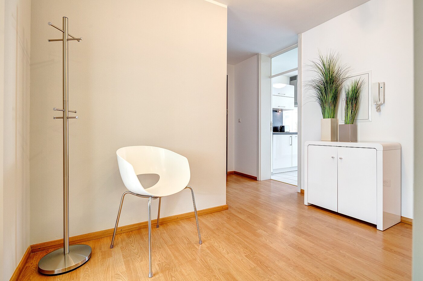 フラット 部屋数 2 部屋 | München-Schwabing | 70102 | ...mit Platz für einen Garderobenschrank
