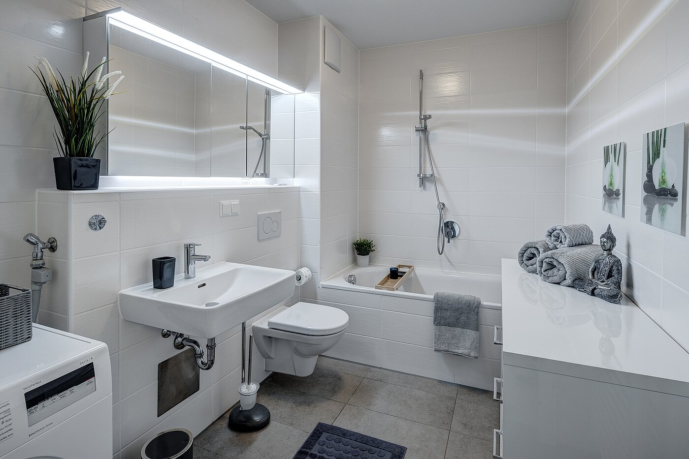フラット 部屋数 3 部屋 | 70483 | Masterbad mit Wann