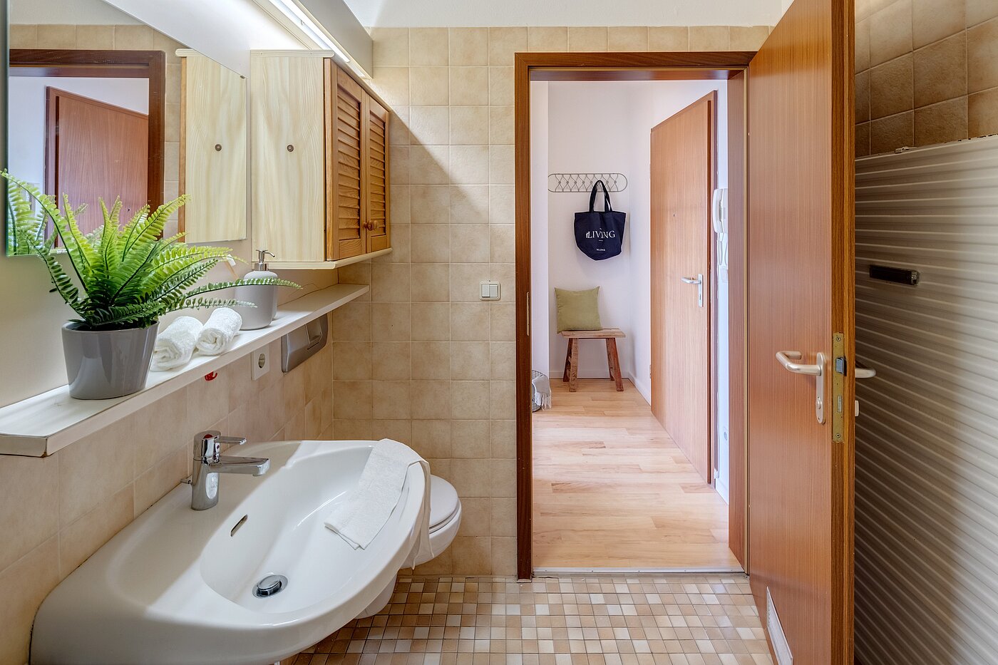 フラット 部屋数 1 部屋 | Starnberg | 2202ML2 | Vom Bad in den Flur