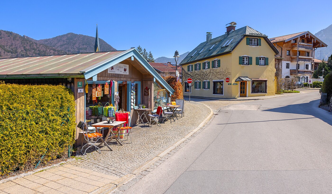 Mehrfamilienhaus 部屋数 11 部屋 | Rottach-Egern | 70215 | Eigene Bootshütte