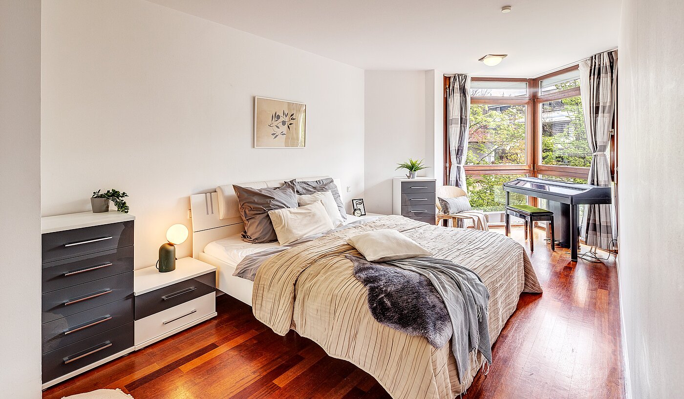 フラット 部屋数 3 部屋 | München-Schwabing | 2202ML12 | Blick ins Schlafzimmer...