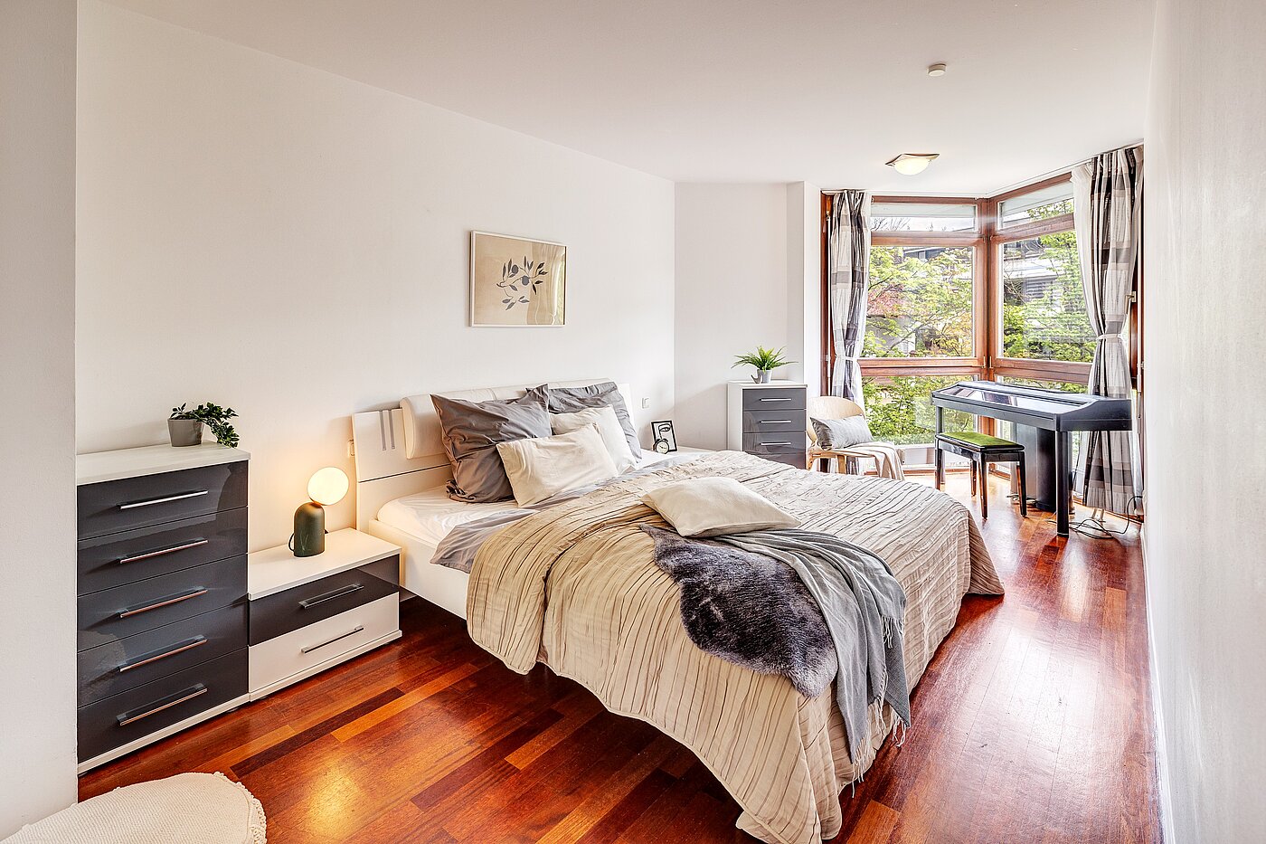 フラット 部屋数 3 部屋 | München-Schwabing | 2202ML12 | Blick ins Schlafzimmer...