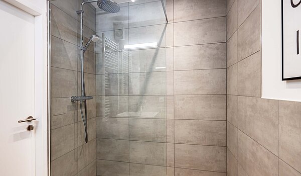 フラット 部屋数 1 部屋 | München-Bogenhausen | 70457 | Walk-In Dusche