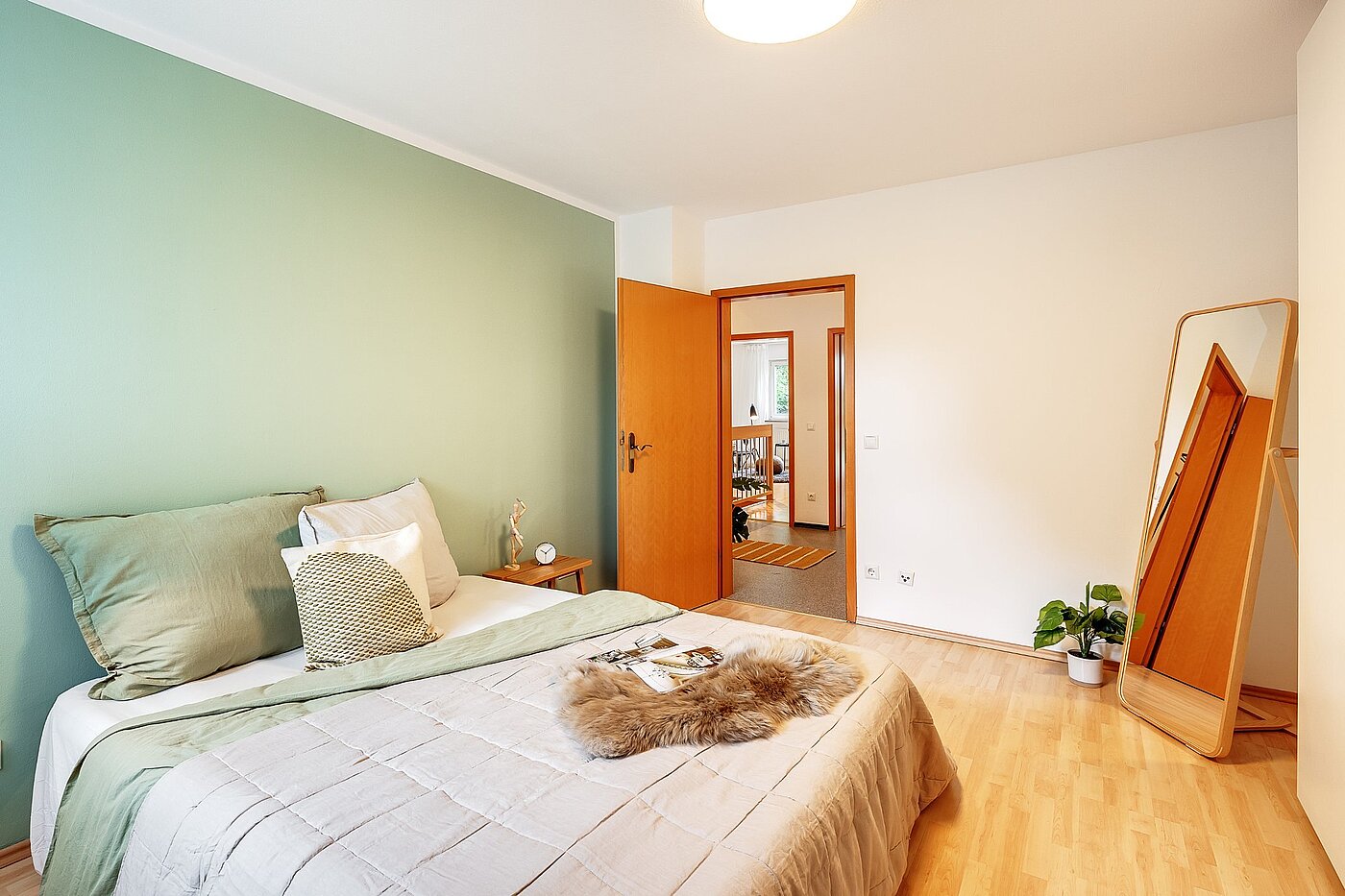 フラット 部屋数 3 部屋 | München-Hasenbergl | 2105ML10 | Schlafzimmer mit ...
