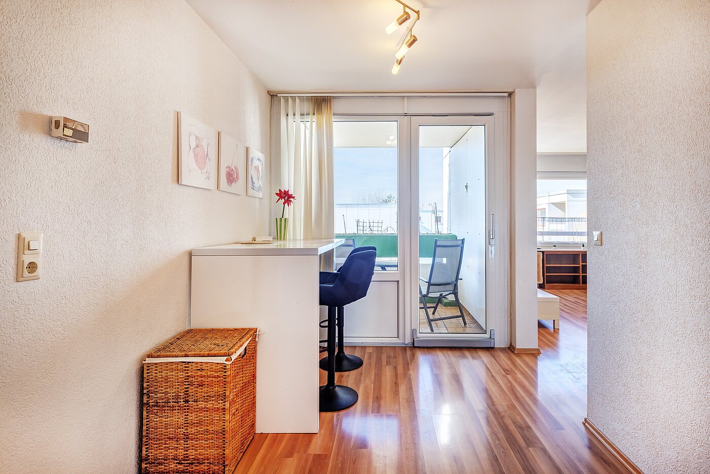 フラット 部屋数 2.5 部屋 | München-Hadern | 70393 | ...mit Zugang zur Loggia