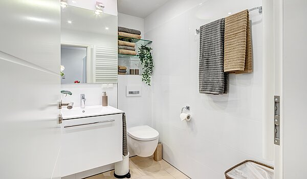 フラット 部屋数 2 部屋 | München-Schwabing | 70434 | ...Badezimmer...