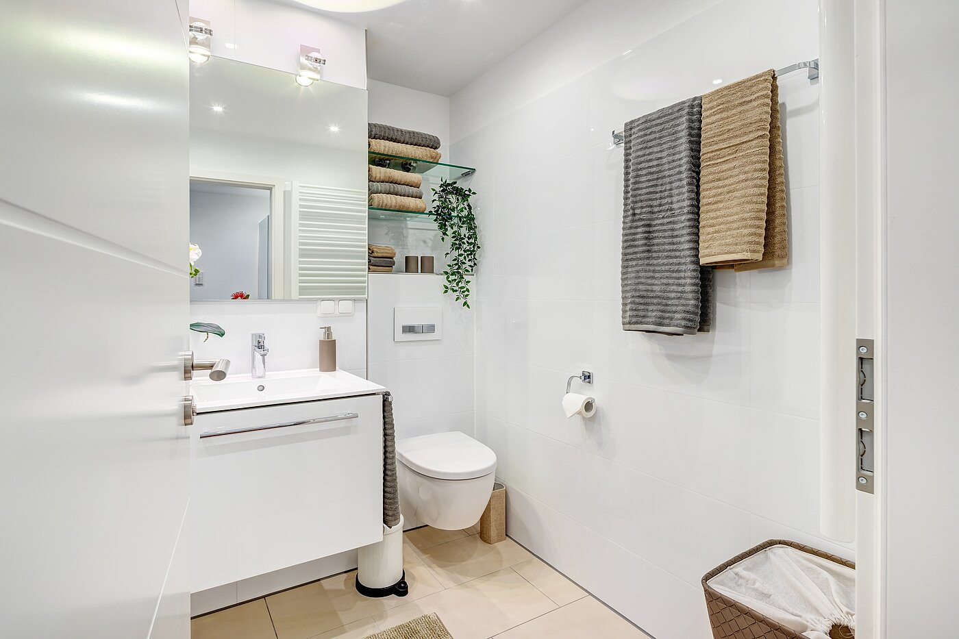 フラット 部屋数 2 部屋 | München-Schwabing | 70434 | ...Badezimmer...