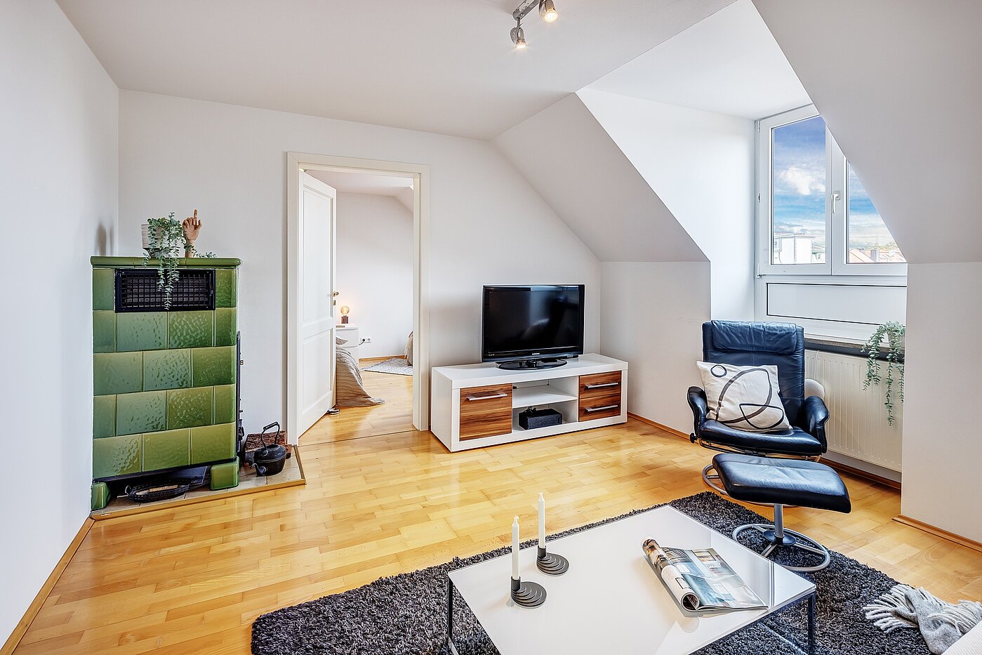 アティック・フラット（屋根裏） 部屋数 2 部屋 | München-Au | 2209ML3