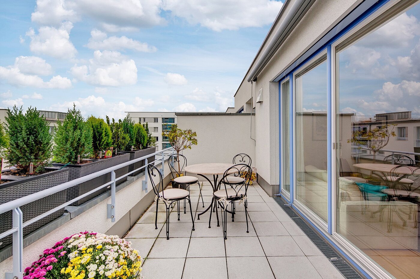フラット 部屋数 3 部屋 | München-Riem | 1906ML3 | ...zur großen süd-Terrasse.