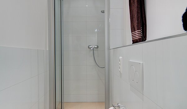 フラット 部屋数 4 部屋 | München-Neuhausen | 70471 | ...mit Dusche
