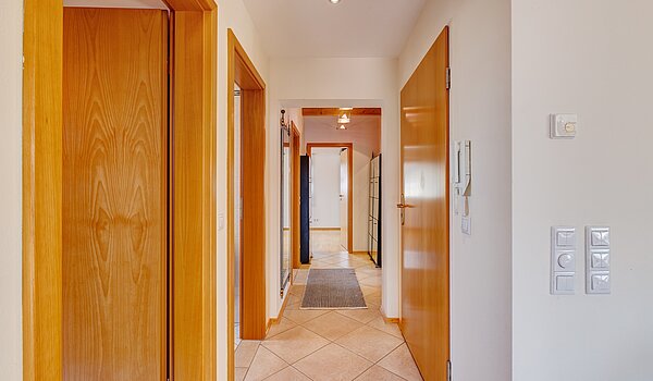 メゾネット・マンション（複数階にわたるマンション） 部屋数 3.5 部屋 | München-Trudering | 703911 | Flur