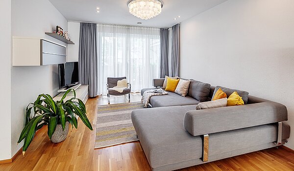 セミ・デタッチド・ハウス（一戸建てを二つに分けた家屋） 部屋数 6 部屋 | München-Pasing | 2007ML5 | Moderner Wohn- und...