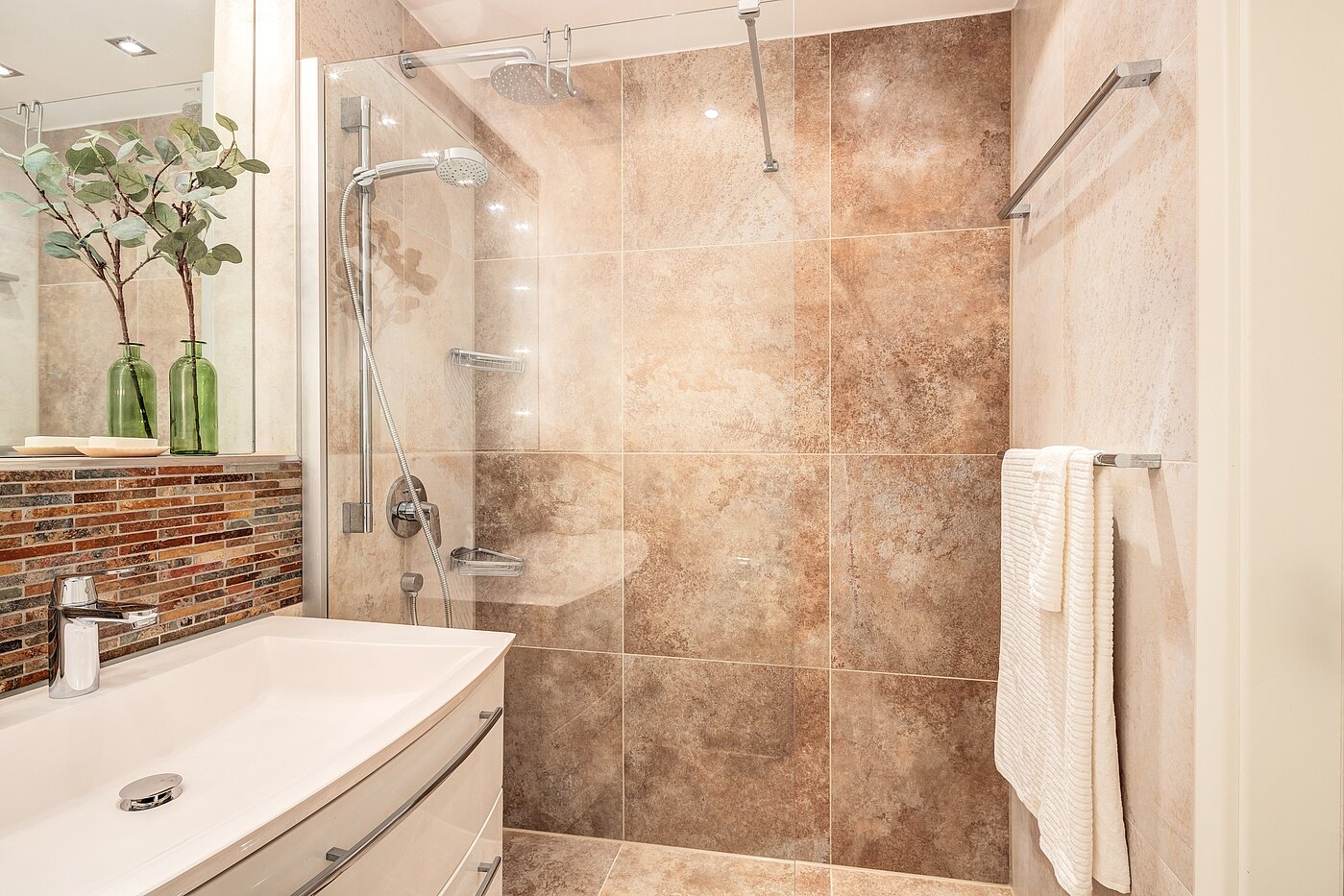 フラット 部屋数 3 部屋 | München-Maxvorstadt | 70133 | ...großer Dusche