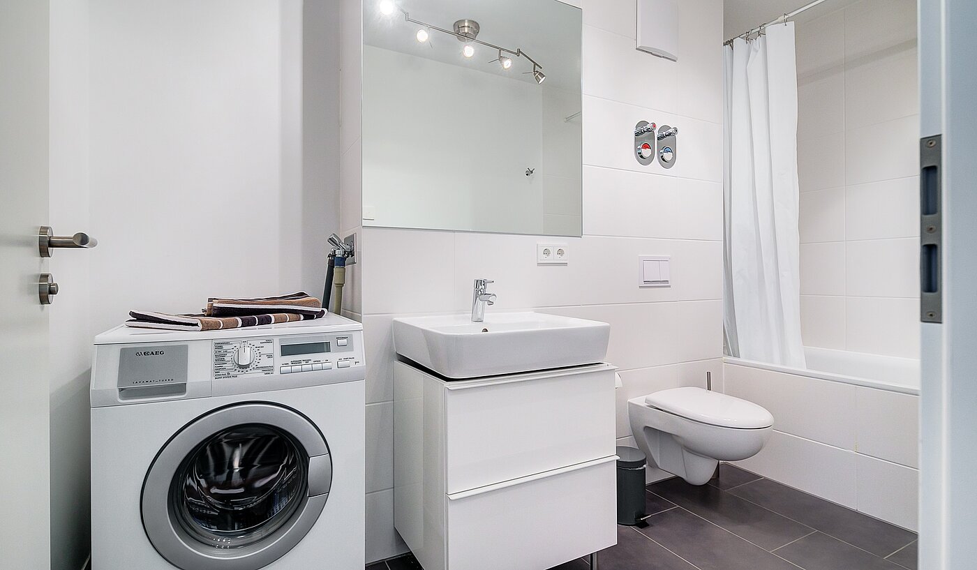 フラット 部屋数 3 部屋 | München-Moosach | 70164 | Badezimmer mit Waschmaschinenanschluss..