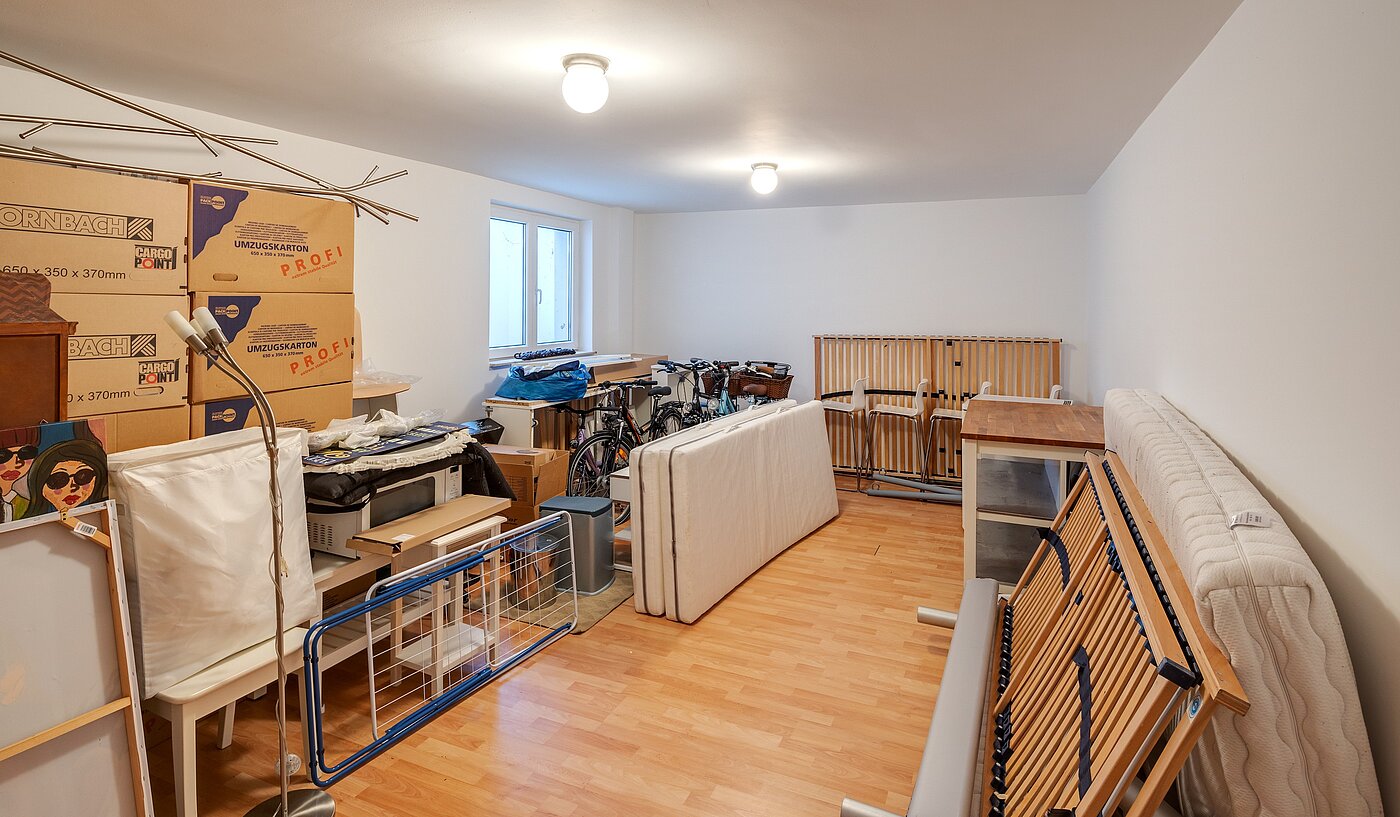 セミ・デタッチド・ハウス（一戸建てを二つに分けた家屋） 部屋数 6.5 部屋 | Unterschleißheim | 70122 | Weiterer großer Kellerraum