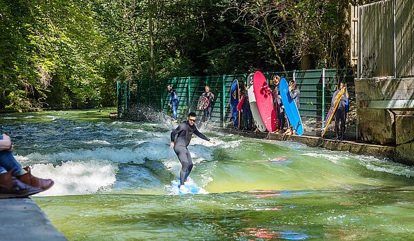 メゾネット・マンション（複数階にわたるマンション） 部屋数 3 部屋 | München-Lehel | 2209ML5 | ...mit Eisbachwelle