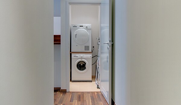 フラット 部屋数 4 部屋 | München-Neuhausen | 70471 | Flur vom Eingang kommend
