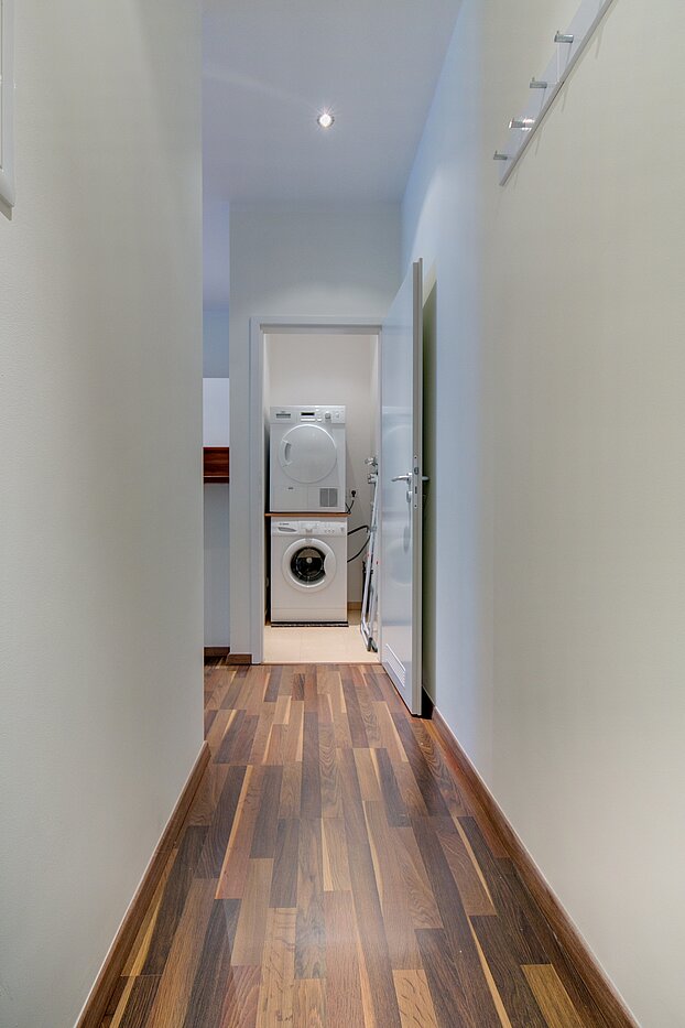 フラット 部屋数 4 部屋 | München-Neuhausen | 70471 | Flur vom Eingang kommend