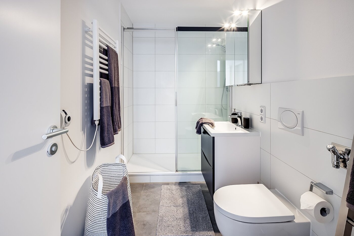 フラット 部屋数 2 部屋 | München-Thalkirchen | 2107ML2 | ...mit Doppelduschkabine...