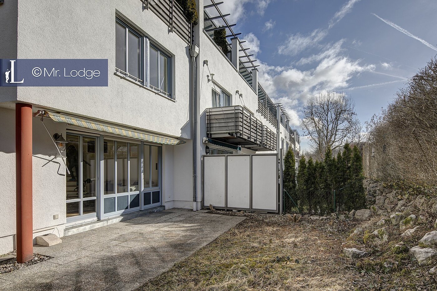 セミ・デタッチド・ハウス（一戸建てを二つに分けた家屋） 部屋数 5 部屋 | 1702ML1 | Sonnige Terrasse