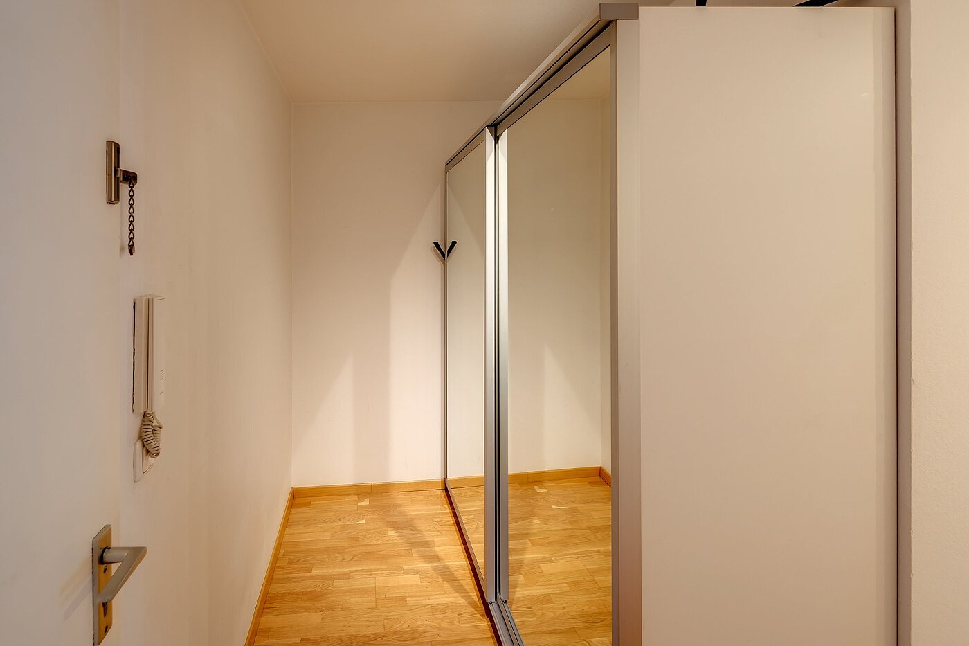 フラット 部屋数 1 部屋 | München-Isarvorstadt | 2110ML3 | ...Einbauschrank