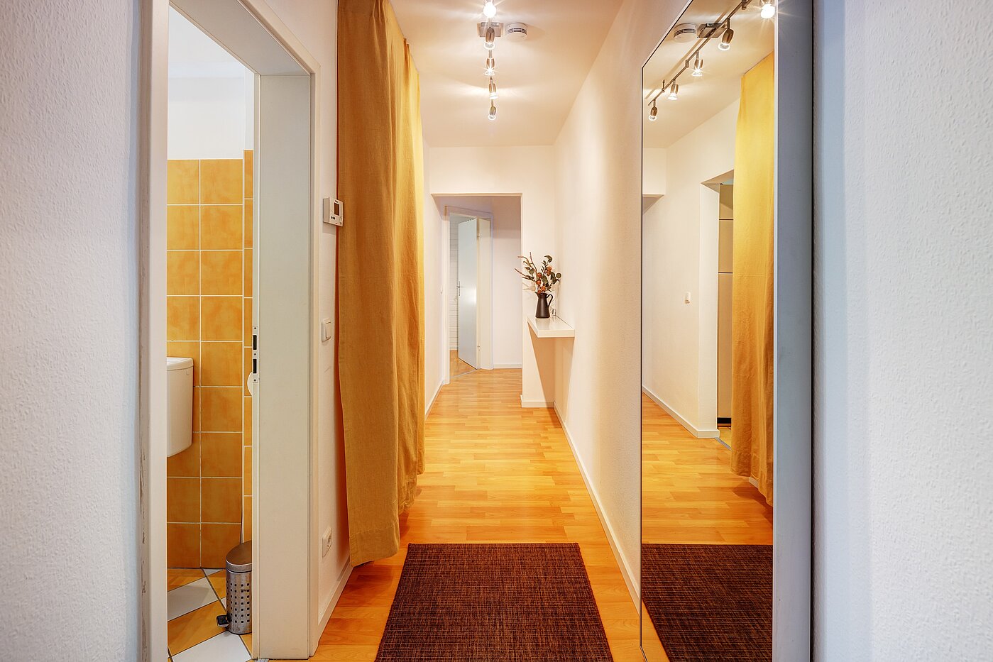 フラット 部屋数 2.5 部屋 | München-Isarvorstadt | 70121 | Flur vom Eingang kommend