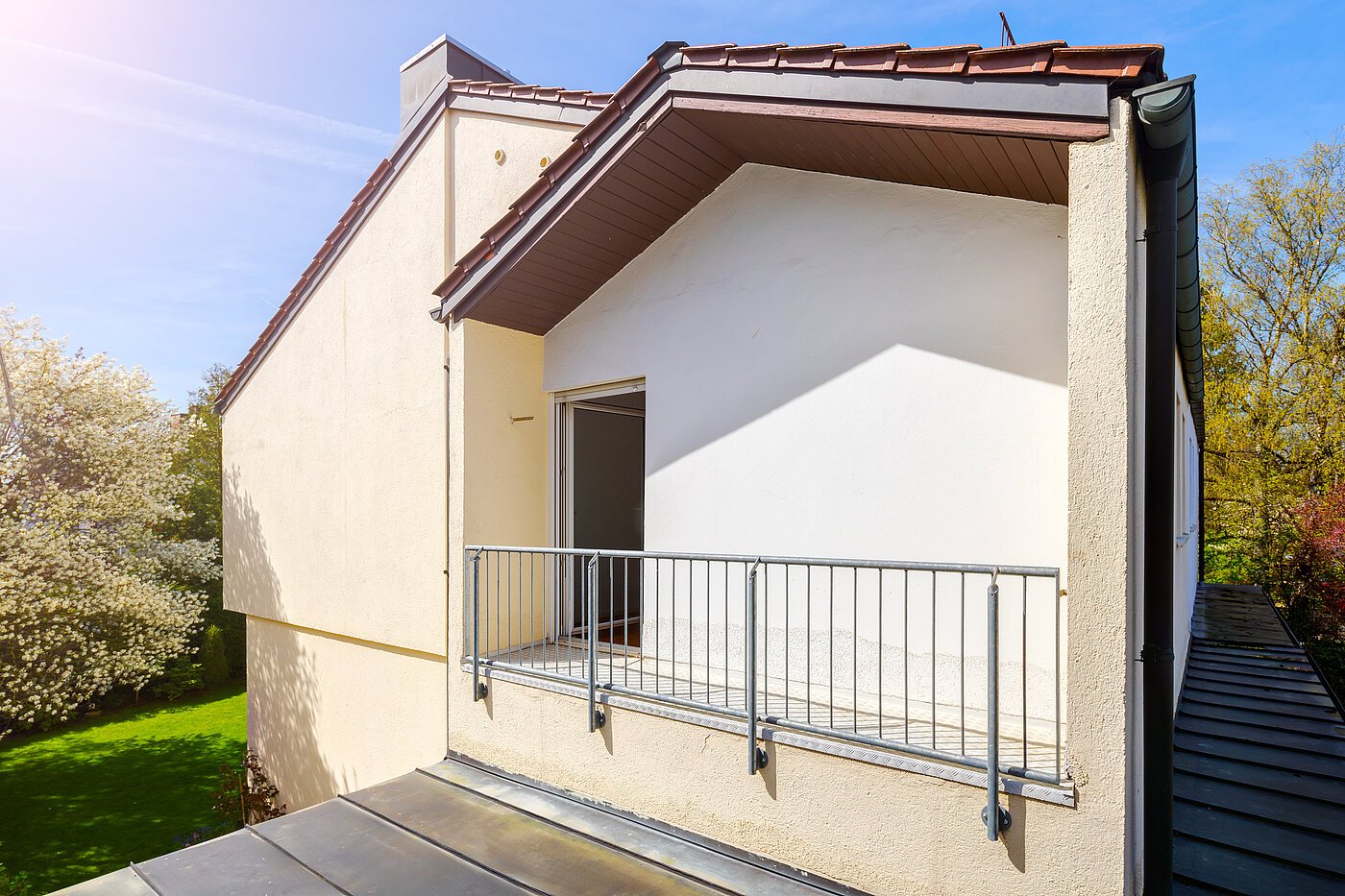 セミ・デタッチド・ハウス(一戸建てを二つに分けた家屋) 部屋数 4 部屋 | München-Solln | 70120 | Eigener Balkon