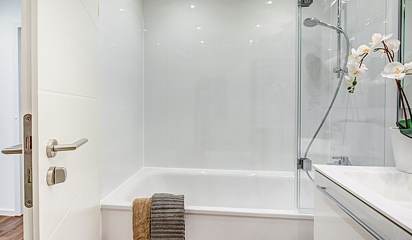 フラット 部屋数 2 部屋 | München-Schwabing | 70434 | ...mit Badewanne