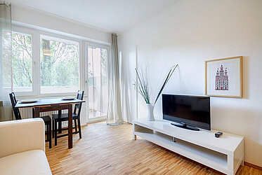 Sendling：テレジエンヴィーゼ近くの明るい1ルームアパートメント（バルコニー付き） - 空室あり