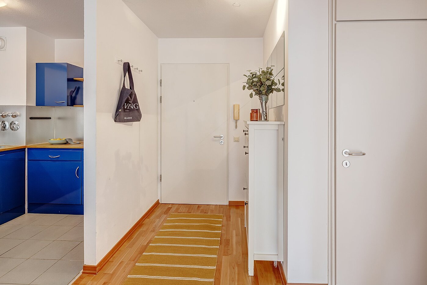 フラット 部屋数 2 部屋 | München-Schwabing | 2109ML3 | Blick zur Eingangstür
