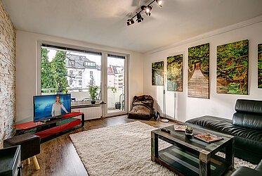 Maxvorstadt: 閑静な中庭に位置する日当たりの良い2.5ルームフラット。
