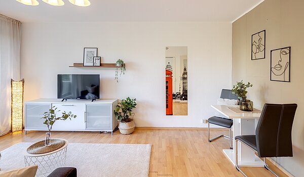 フラット 部屋数 2 部屋 | München-Sendling-Westpark | 2204ML2 | Helles Wohnzimmer...