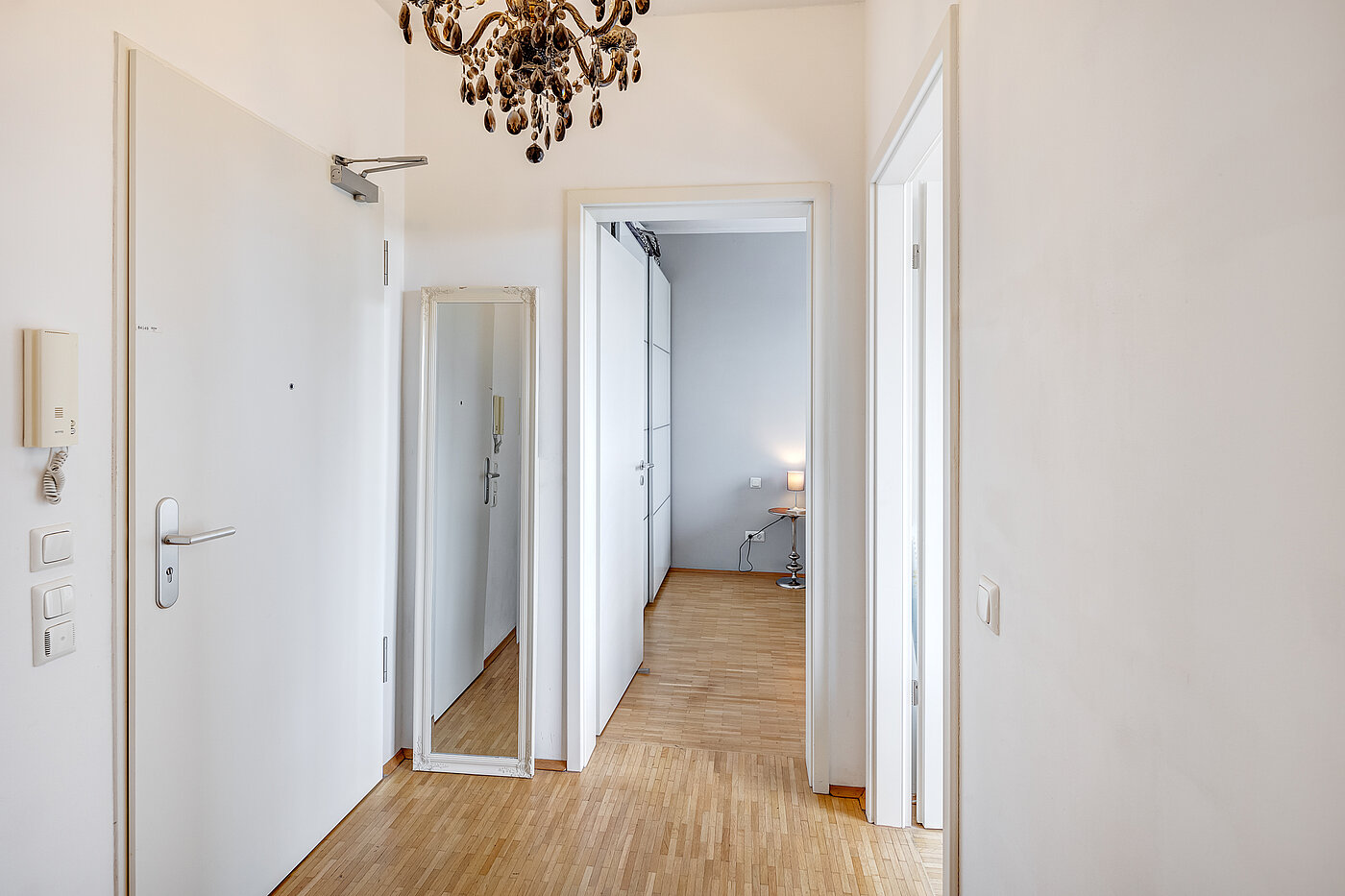 フラット 部屋数 2 部屋 | München-Schwabing | 70153 | Eingangsbereich mit Blick Richtung Schlafzimmer