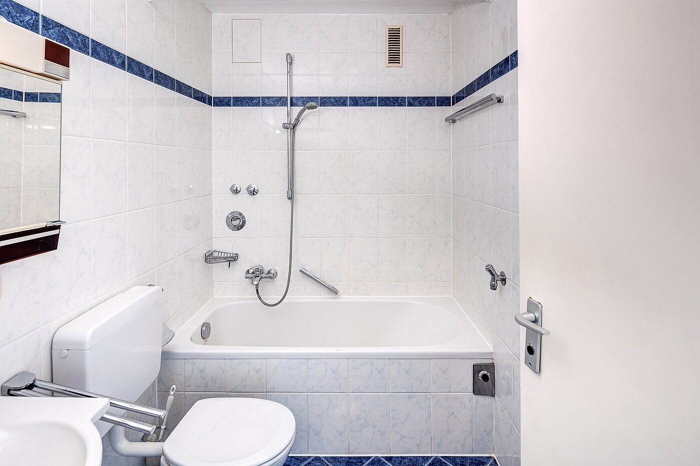 フラット 部屋数 2 部屋 | München-Freimann | 70158 | Bad mit Badewanne...