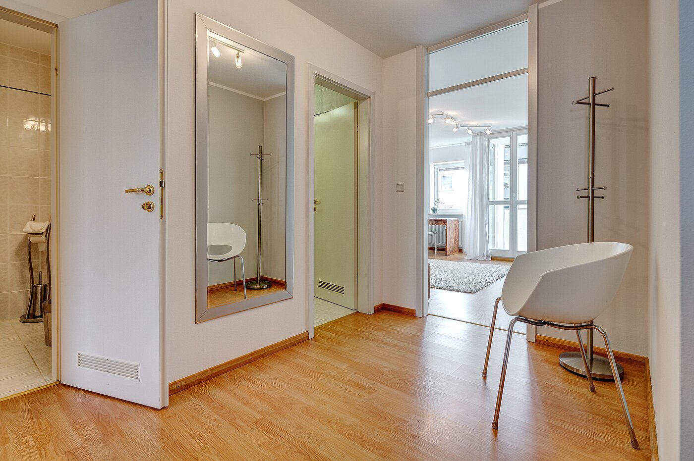 フラット 部屋数 2 部屋 | München-Schwabing | 70102 | Großzügige Diele...