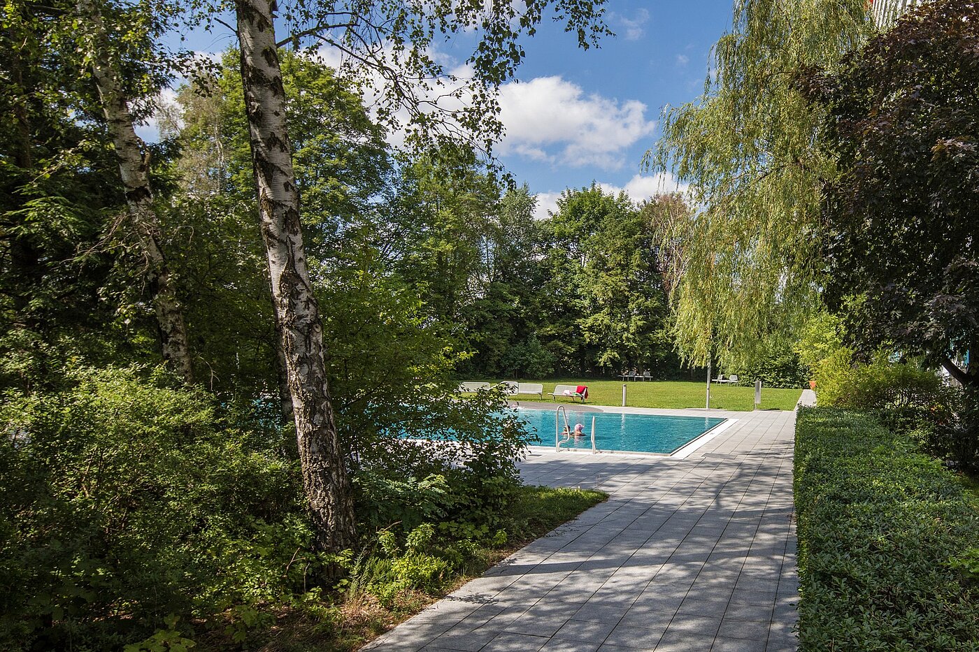 フラット 部屋数 1 部屋 | München-Forstenried | 2111ML1 | ...vom Schwimmbad