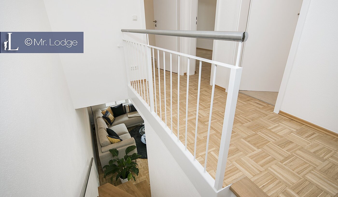 セミ・デタッチド・ハウス（一戸建てを二つに分けた家屋） 部屋数 5 部屋 | 1702ML1 | Empore OG