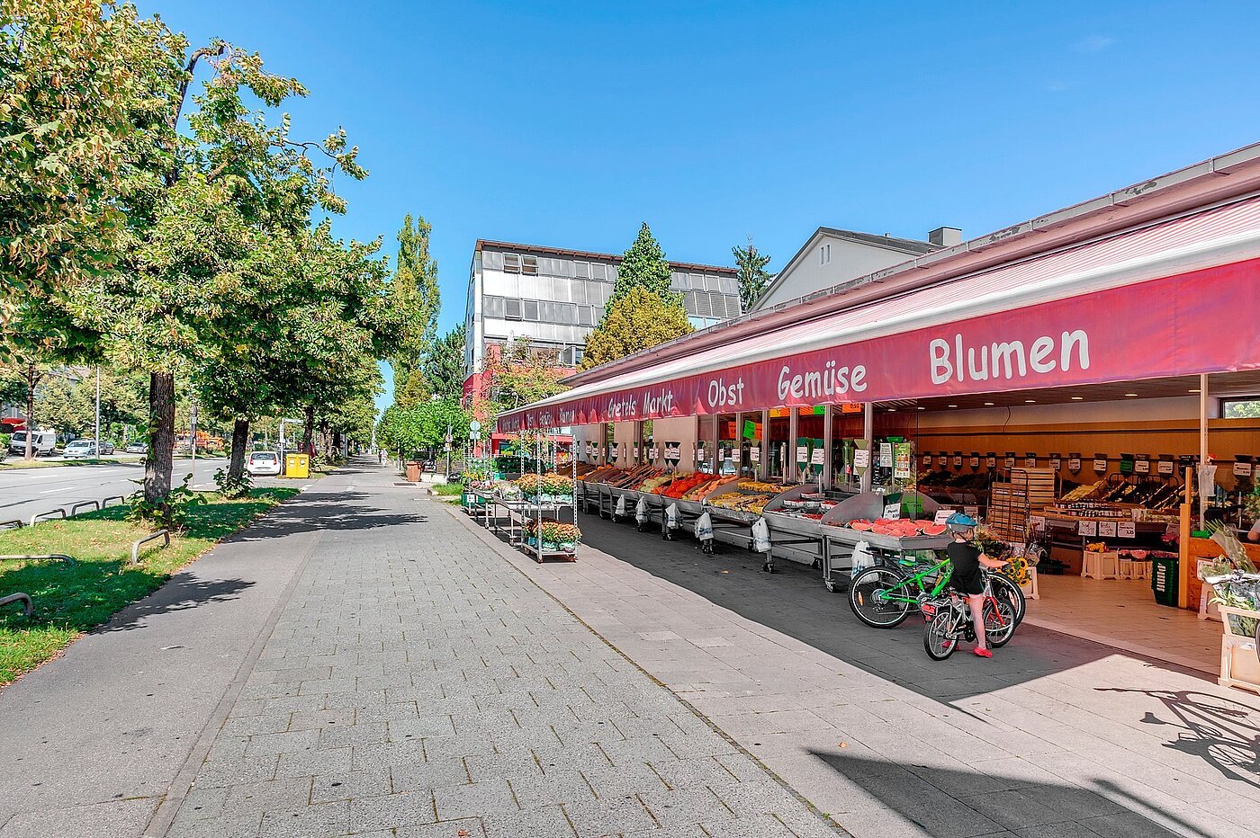 レイズド・グラウンドフロアー（一階が地表よりも高い） 部屋数 2 部屋 | München-Sendling-Westpark | 2001ML1 | Einkaufsmöglichkeiten