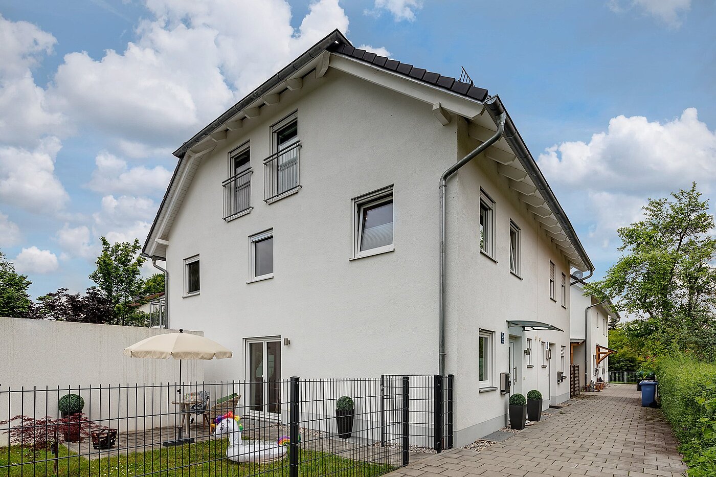 セミ・デタッチド・ハウス（一戸建てを二つに分けた家屋） 部屋数 5 部屋 | München-Aubing | 1905ML4 | Hausansicht
