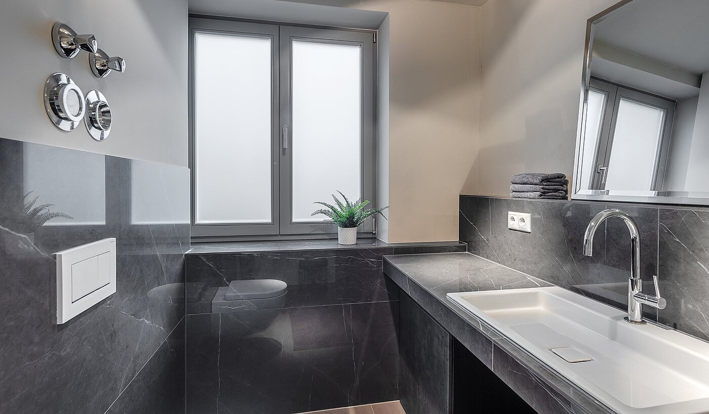 レイズド・グラウンドフロアー（一階が地表よりも高い） 部屋数 2 部屋 | München-Lehel | 2012ML1 | Mit Fenster und...