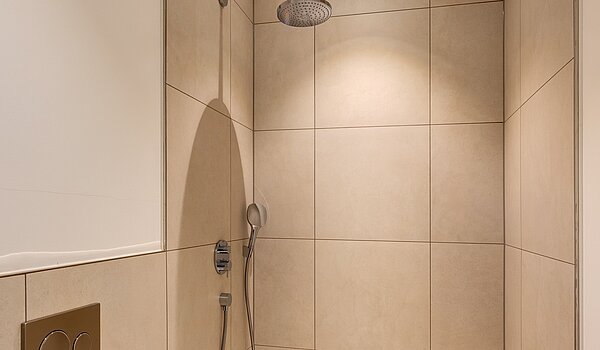 Terrassenwohnung 部屋数 3 部屋 | München-Harlaching | 70371 | bodengleicher Dusche