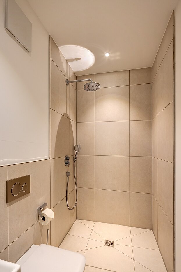 Terrassenwohnung 部屋数 3 部屋 | München-Harlaching | 70371 | bodengleicher Dusche