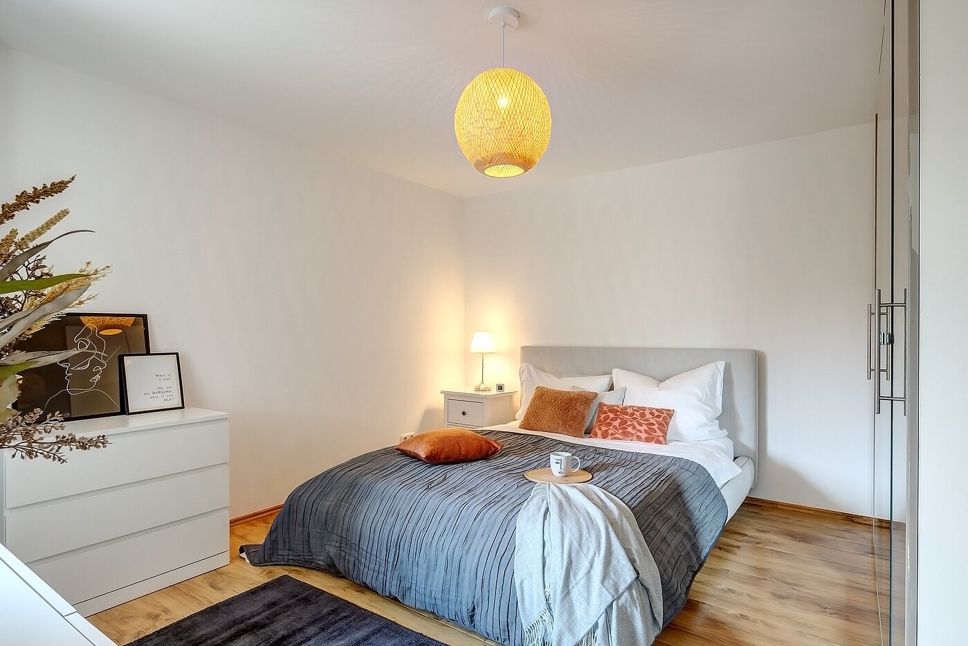 フラット 部屋数 2 部屋 | München-Maxvorstadt | 70001 | Gemütliches Schlafzimmer