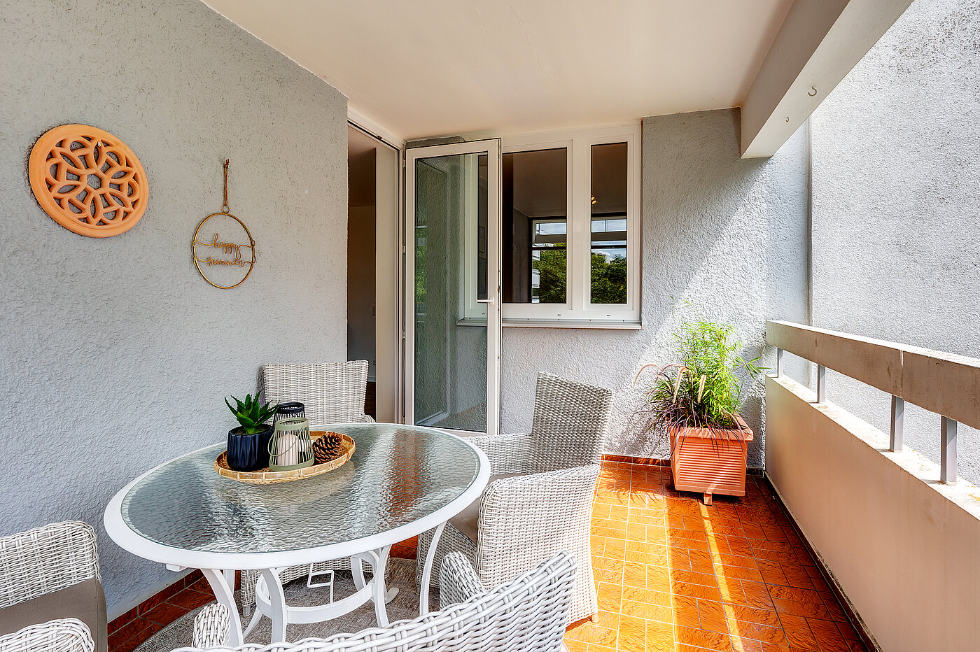 フラット 部屋数 3 部屋 | Unterhaching | 70421 | ...Loggia