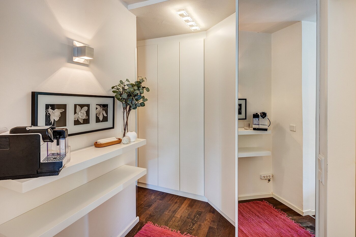 フラット 部屋数 1 部屋 | München-Freimann | 2105ML4 | Flur mit großem Einbauschrank