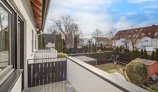 センターハウス 部屋数 5 部屋 | Unterschleißheim | 70187 | ... und Zugang zum Balkon...