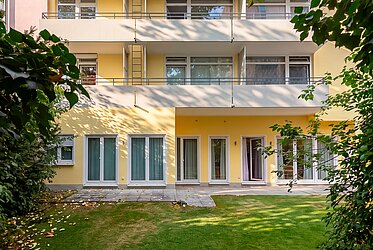 Neuhausen：レオンロート広場近くの魅力的な住宅3戸